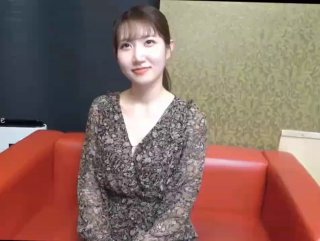 颜值不错的小妞全程露脸丝袜情趣诱惑狼友，自己抠逼好有激情道具抽插浪叫不断好骚，淫水逼给狼友看特写真骚